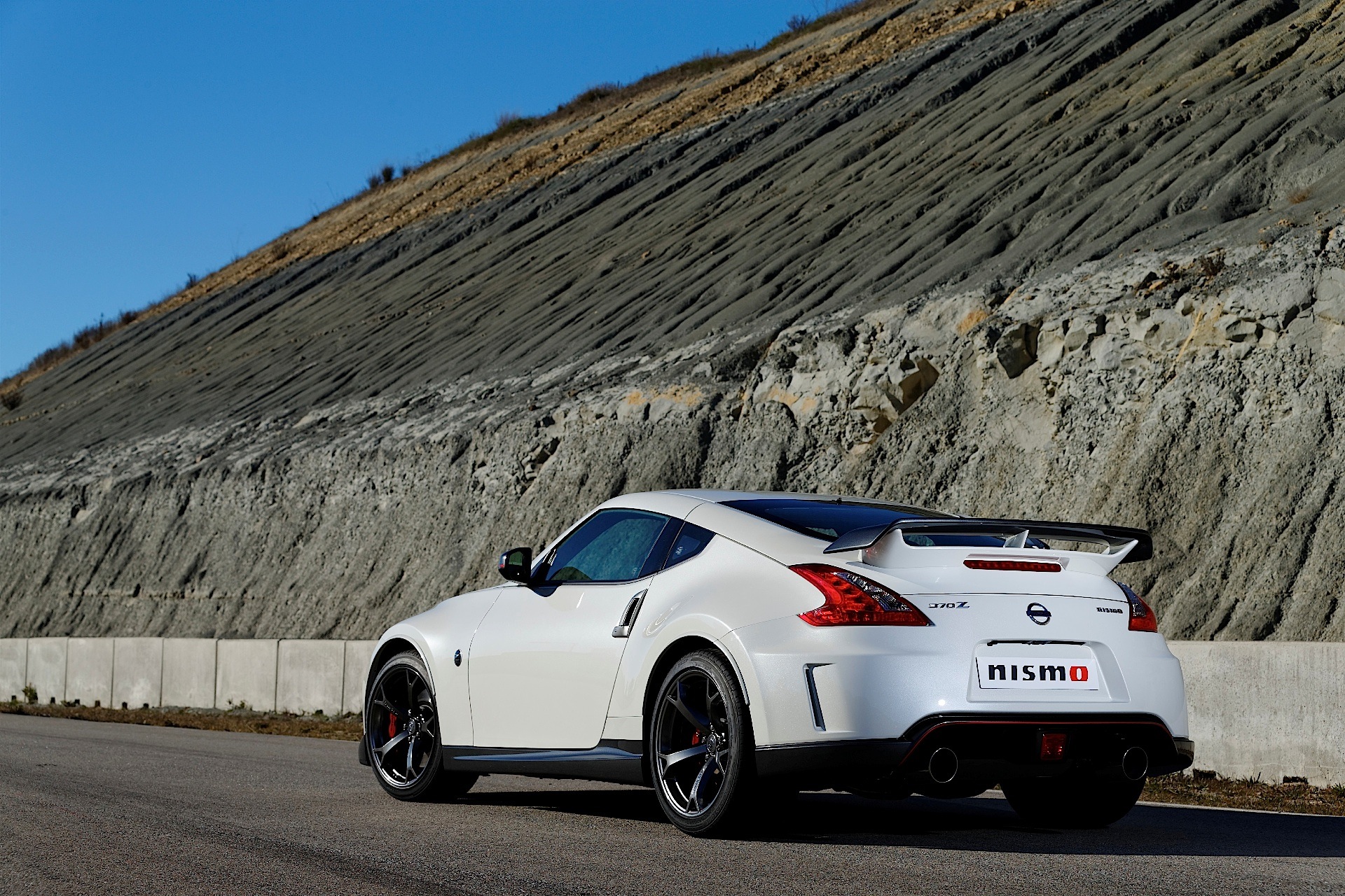 Nissan 370Z Nismo photo 15