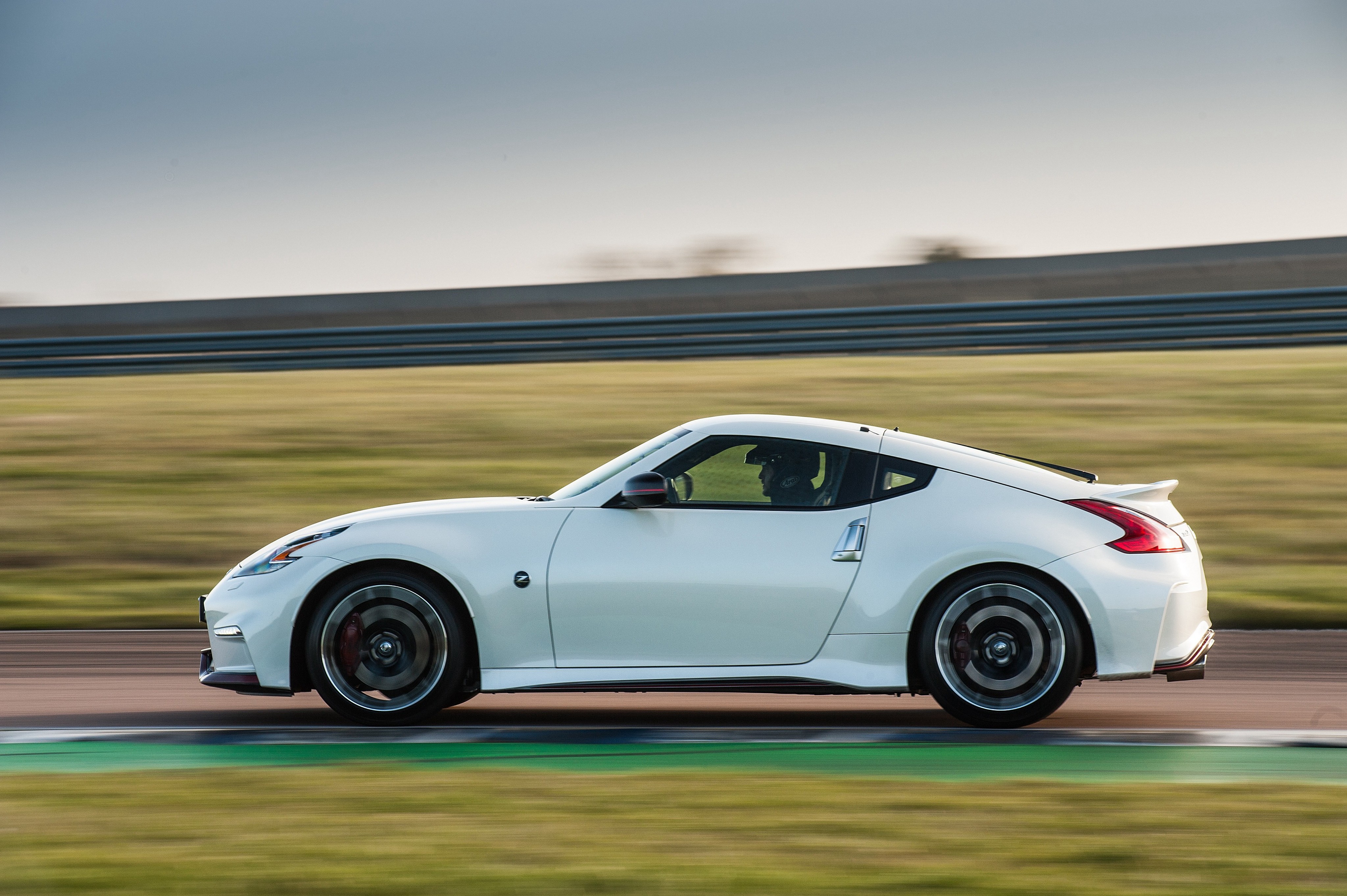 Nissan 370Z Nismo photo 7