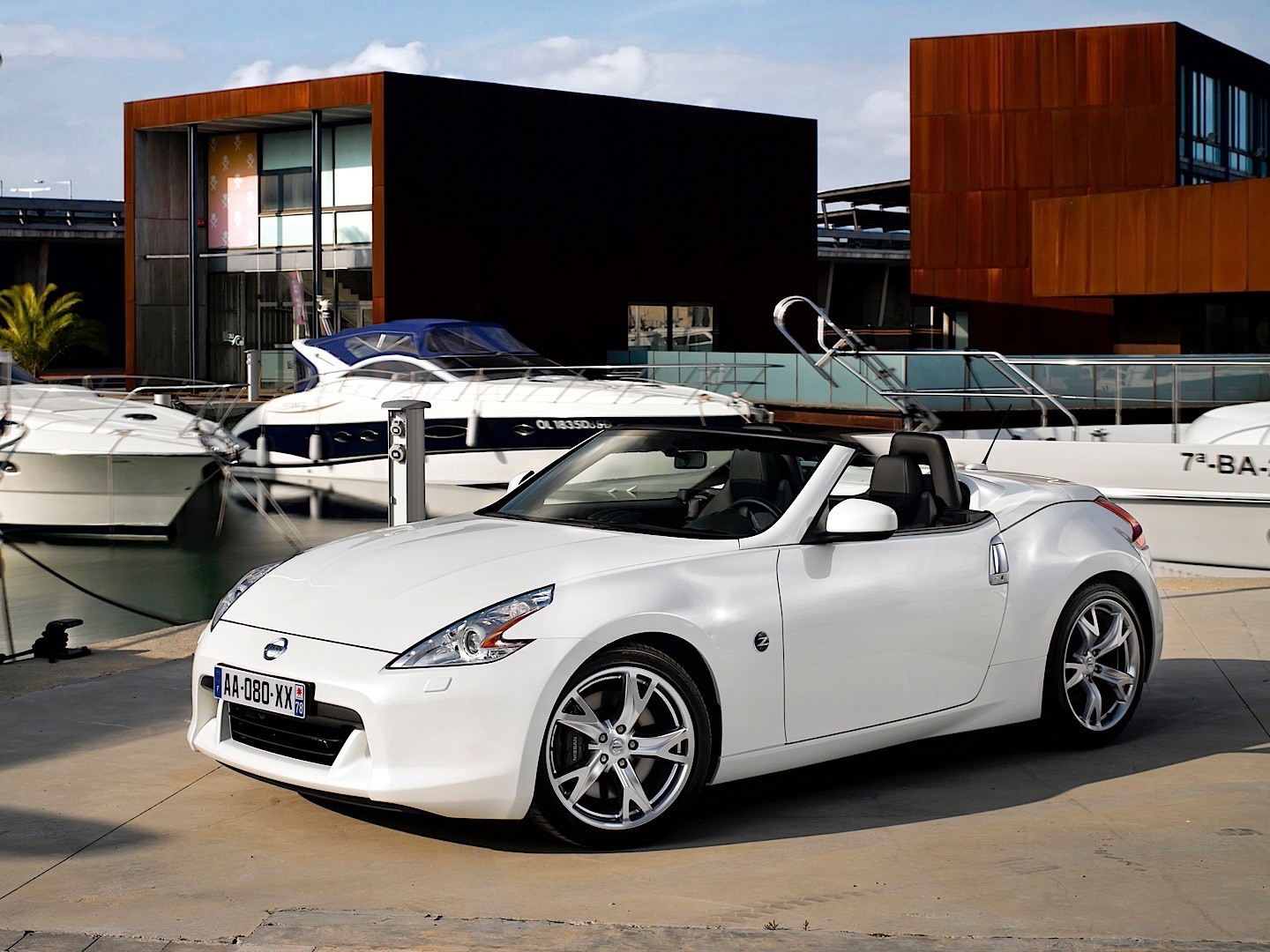 Nissan 370Z Roadster photo 20