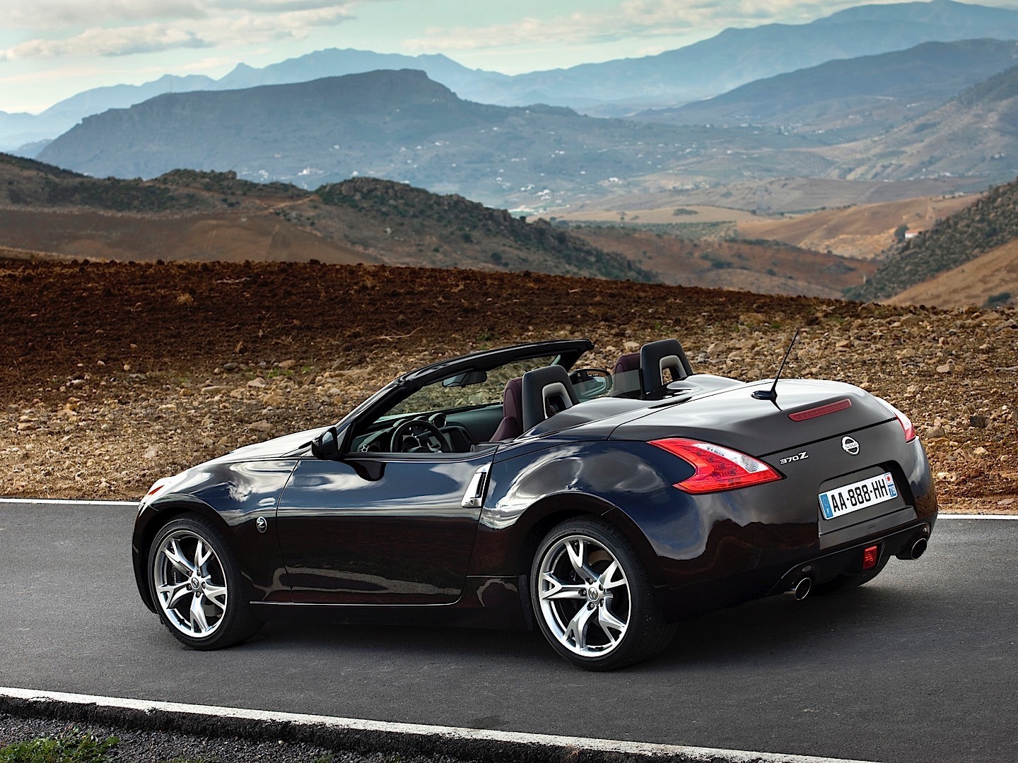Nissan 370Z Roadster photo 28