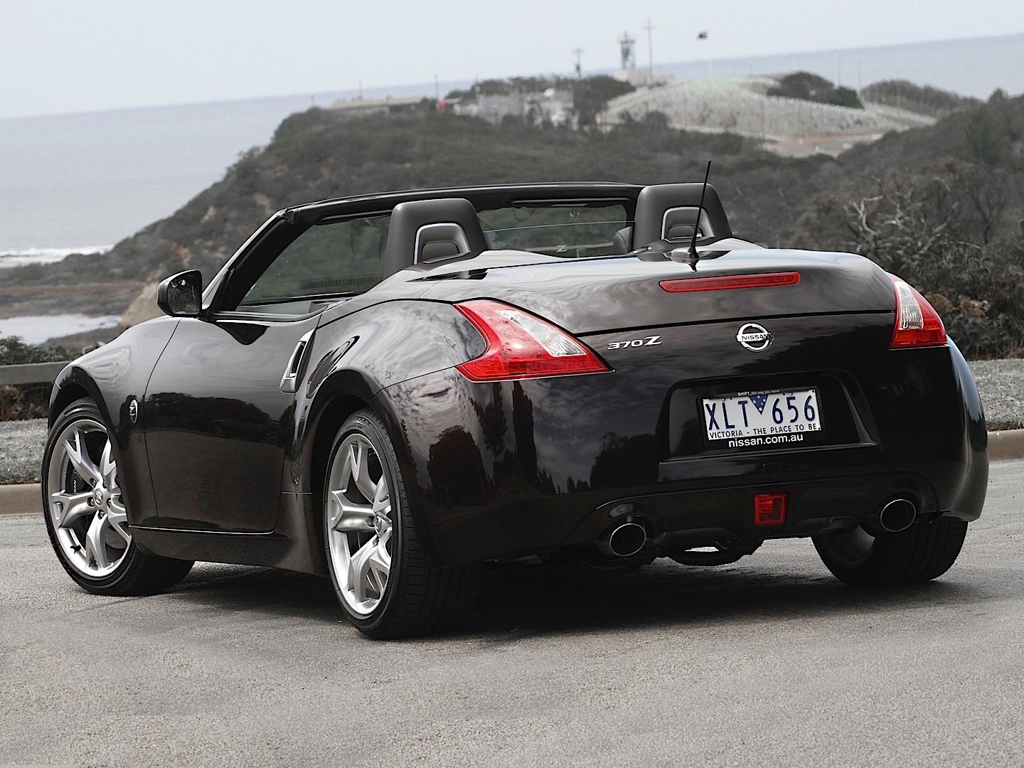 Nissan 370Z Roadster photo 34