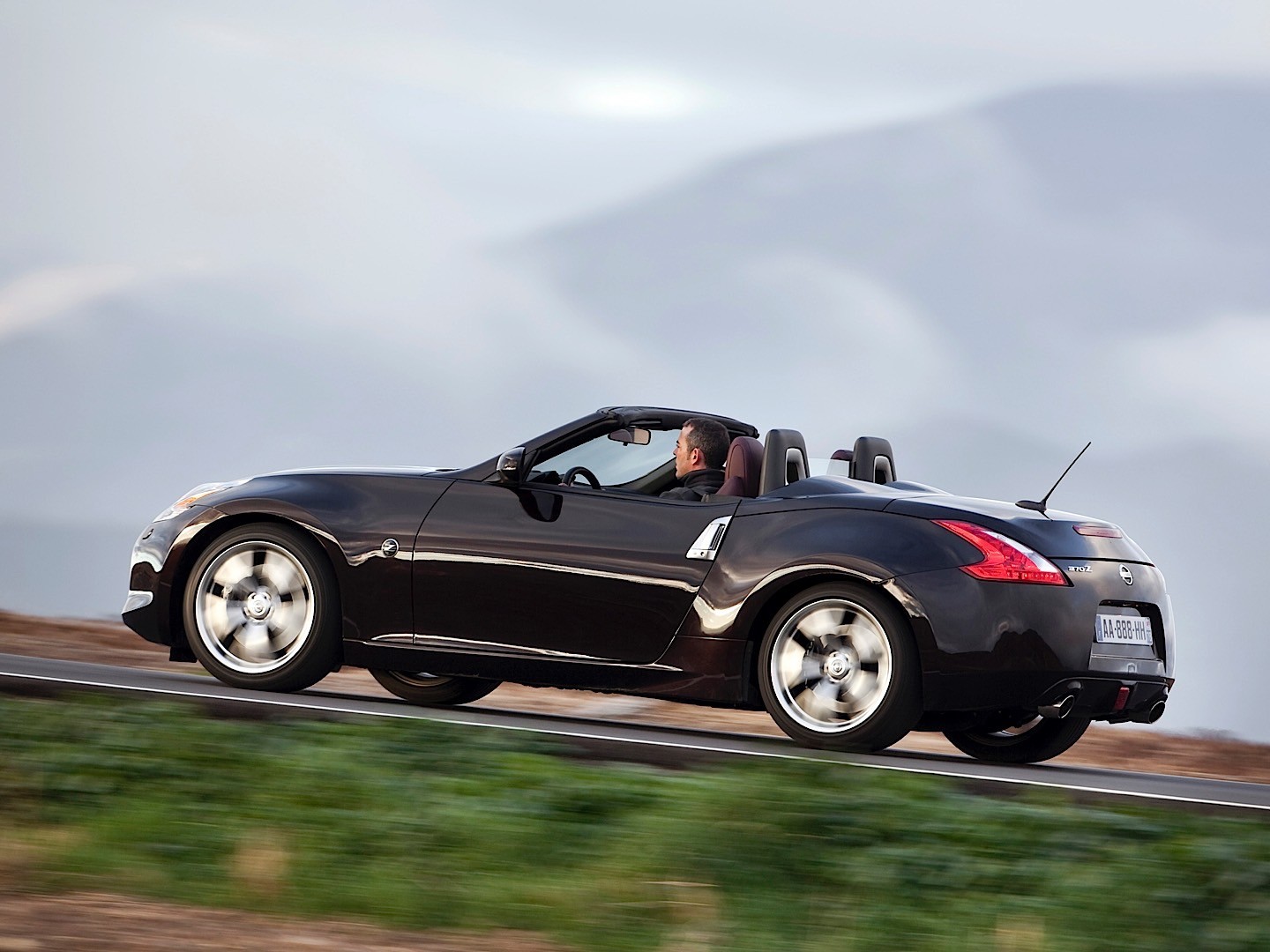Nissan 370Z Roadster photo 41
