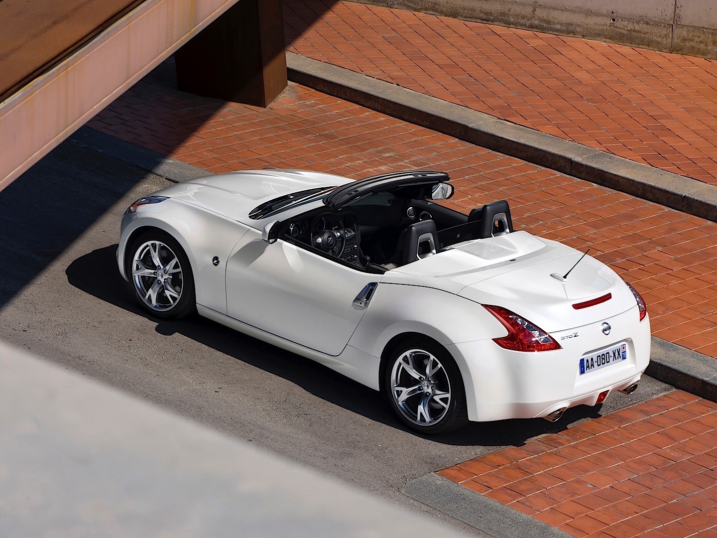 Nissan 370Z Roadster photo 43