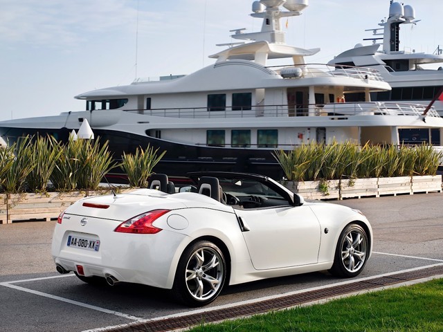 Nissan 370Z Roadster photo 60