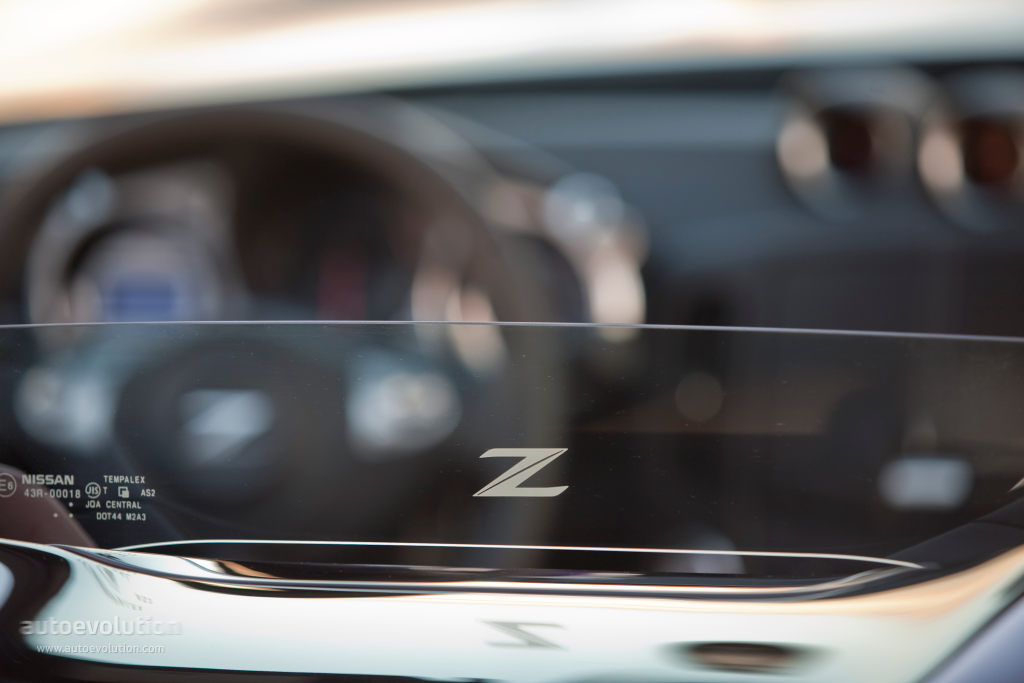 Nissan 370Z Roadster photo 10