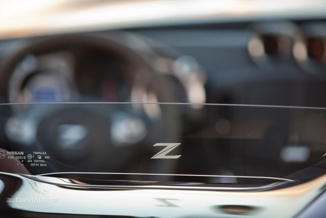 Nissan 370Z Roadster photo 10