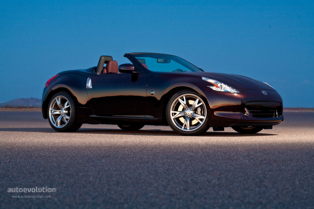 Nissan 370Z Roadster photo 3