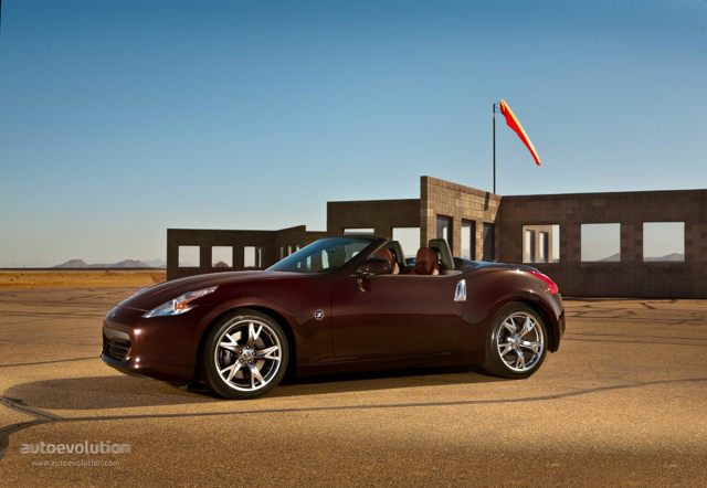 Nissan 370Z Roadster photo 5