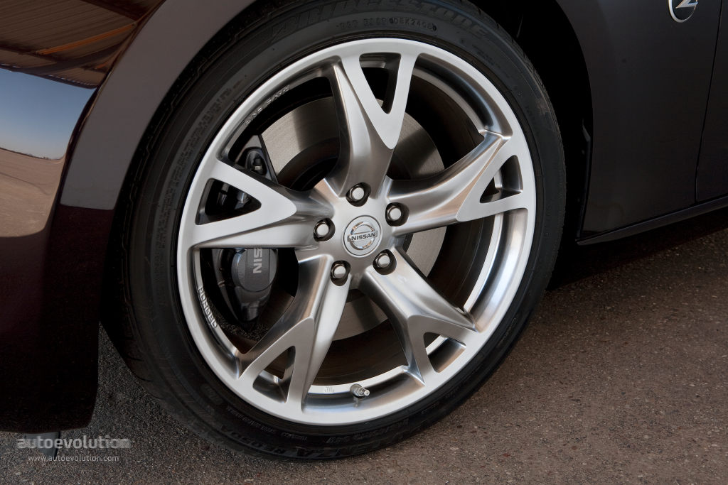 Nissan 370Z Roadster photo 7