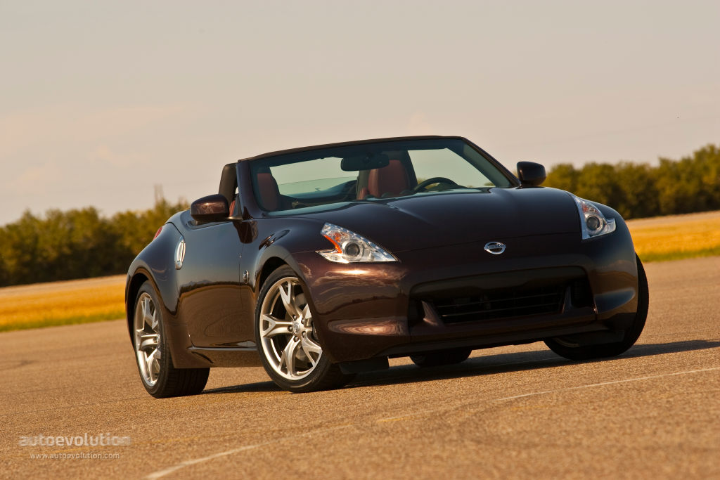 Nissan 370Z Roadster photo 8
