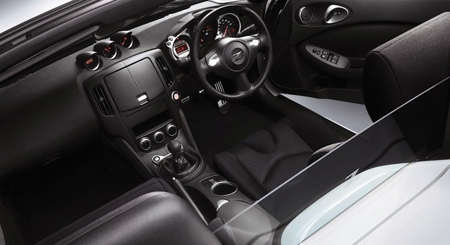 Nissan 370Z Roadster photo 34