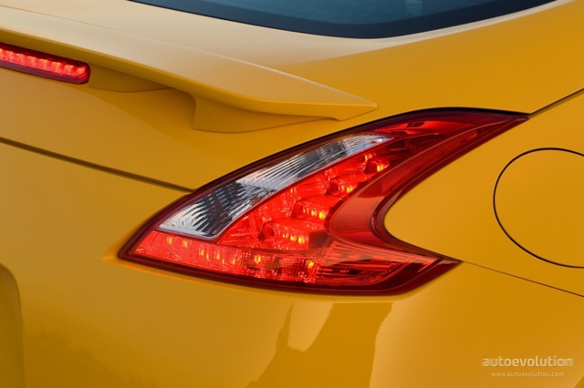 Nissan 370Z photo 17