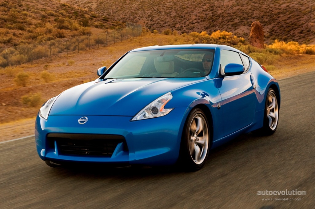 Nissan 370Z photo 8
