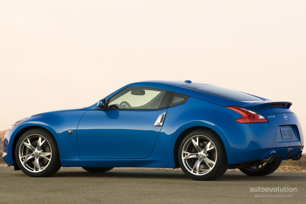 Nissan 370Z photo 9