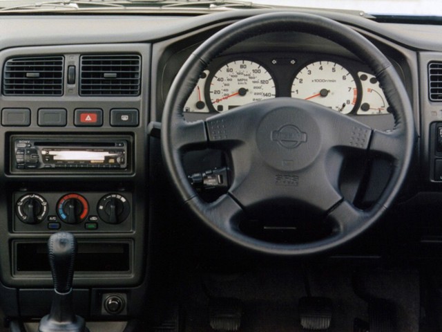 Nissan Almera / Pulsar 3 Doors foto 6