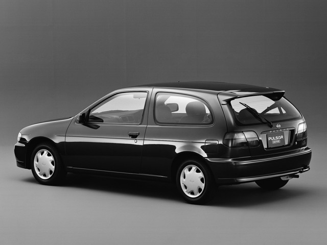 Nissan Almera / Pulsar 3 Doors foto 4