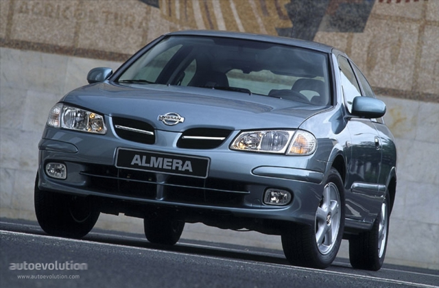 Nissan Almera / Pulsar 3 Doors Foto 3
