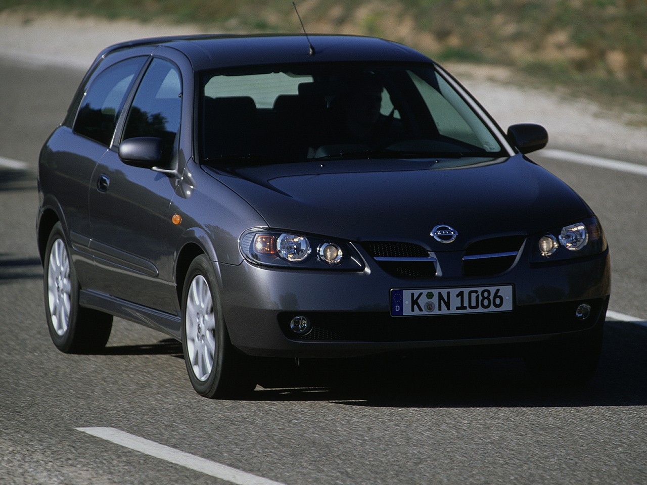 Nissan Almera / Pulsar 3 Doors photo 12