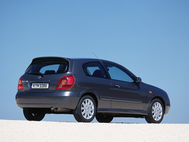 Nissan Almera / Pulsar 3 Doors photo 21