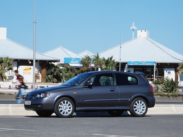 Nissan Almera / Pulsar 3 Doors photo 22