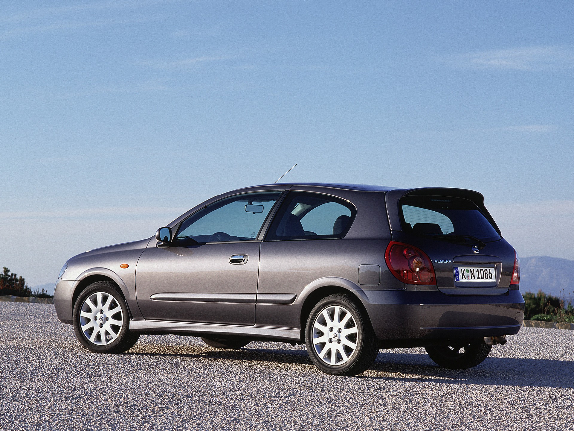 Nissan Almera / Pulsar 3 Doors photo 26