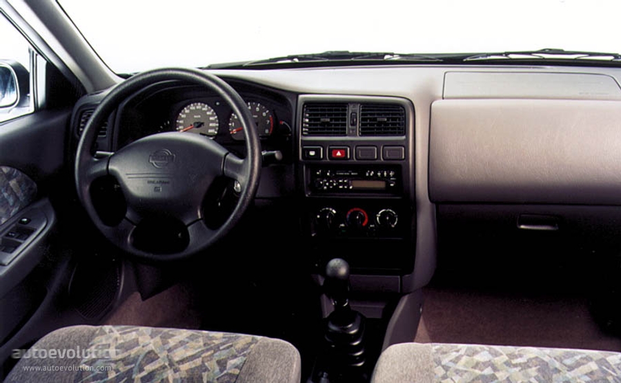 Nissan Almera / Pulsar 5 Doors photo 4