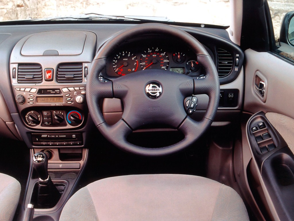 Nissan Almera / Pulsar 5 Doors photo 12