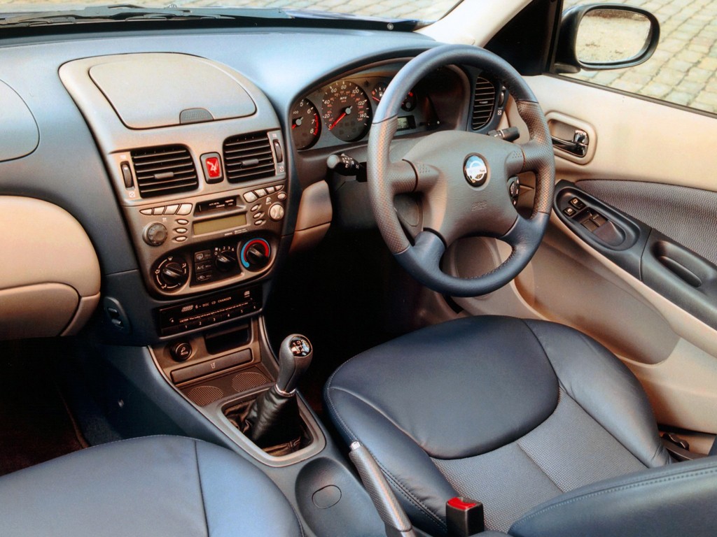 Nissan Almera / Pulsar 5 Doors photo 13