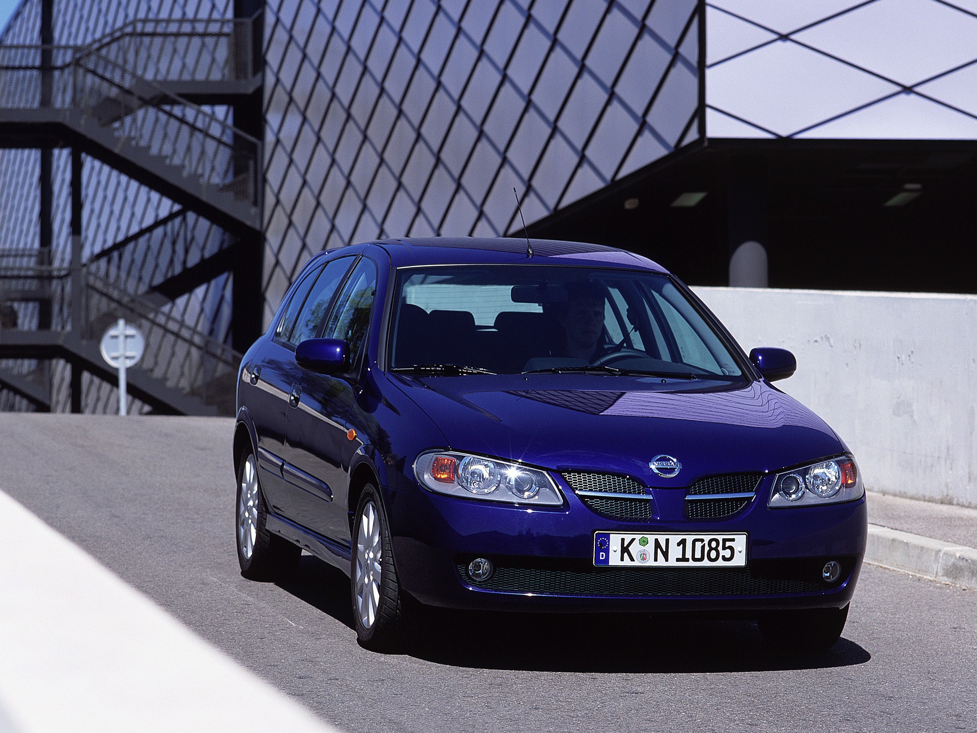 Nissan Almera / Pulsar 5 Doors photo 20