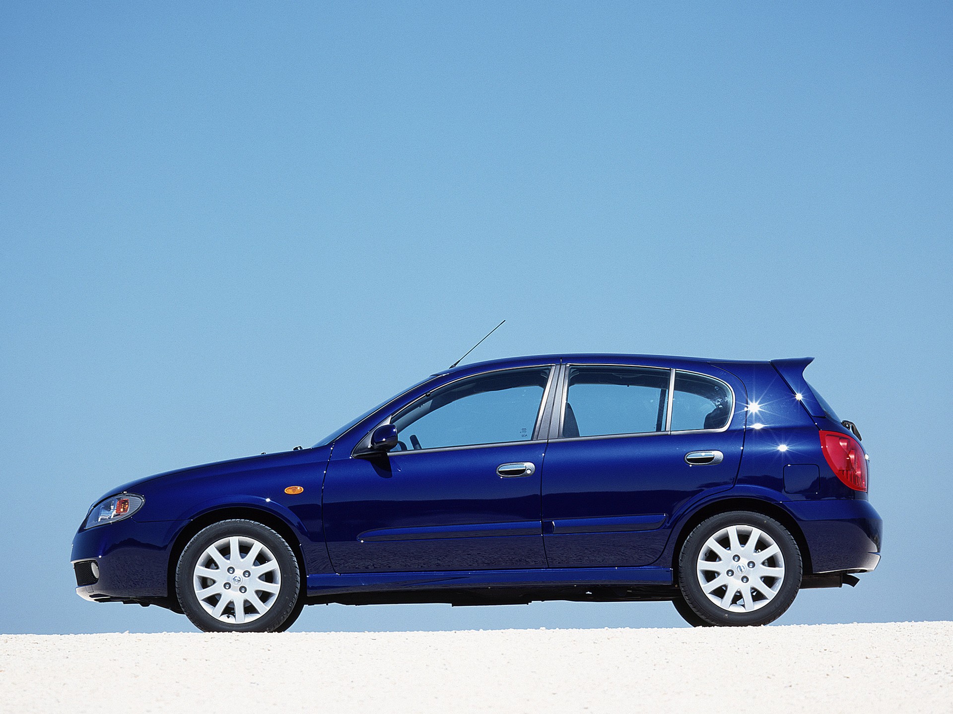 Nissan Almera / Pulsar 5 Doors photo 26