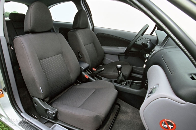 Nissan Almera / Pulsar 5 Doors photo 34