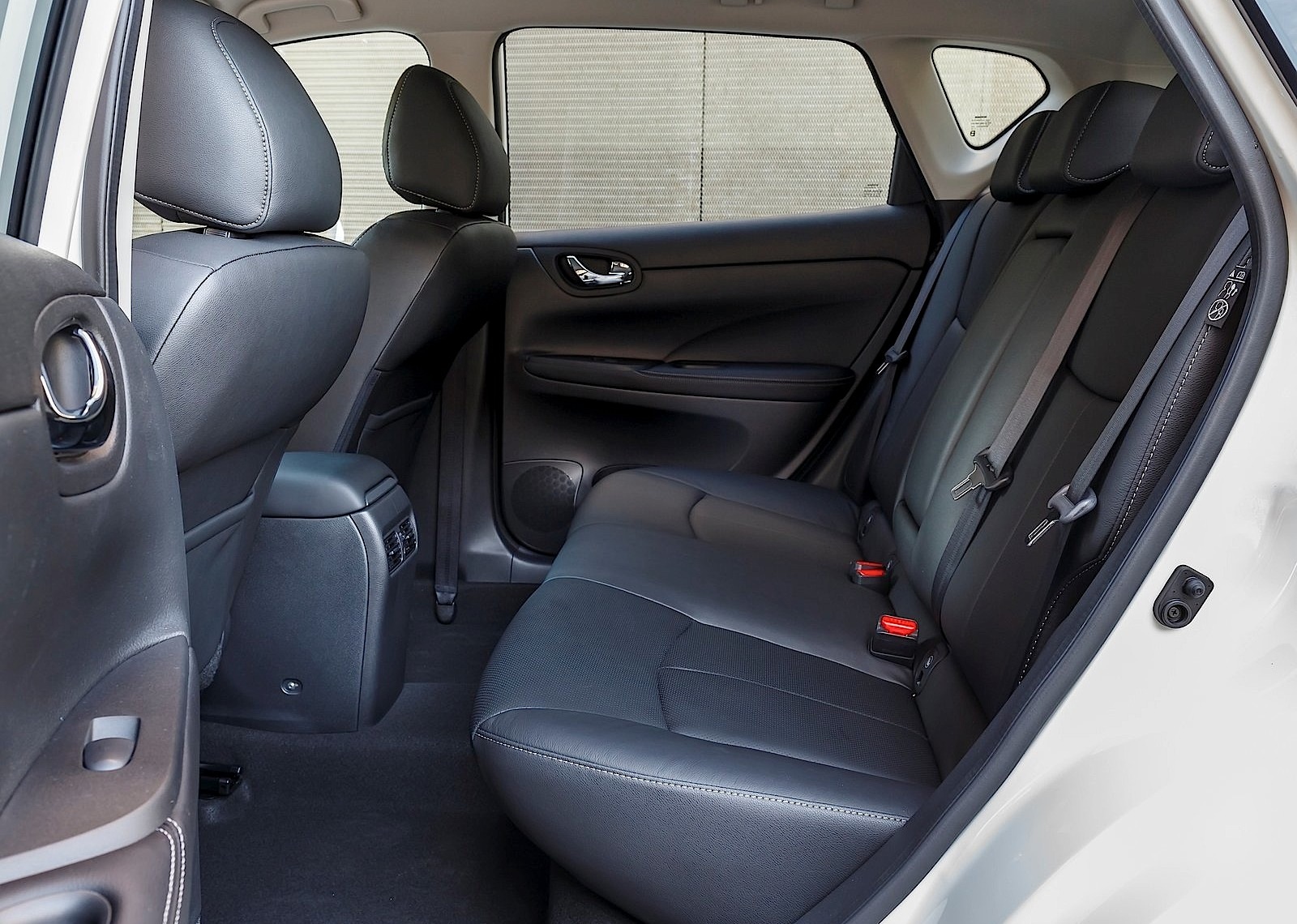 Nissan Almera / Pulsar 5 Doors photo 70