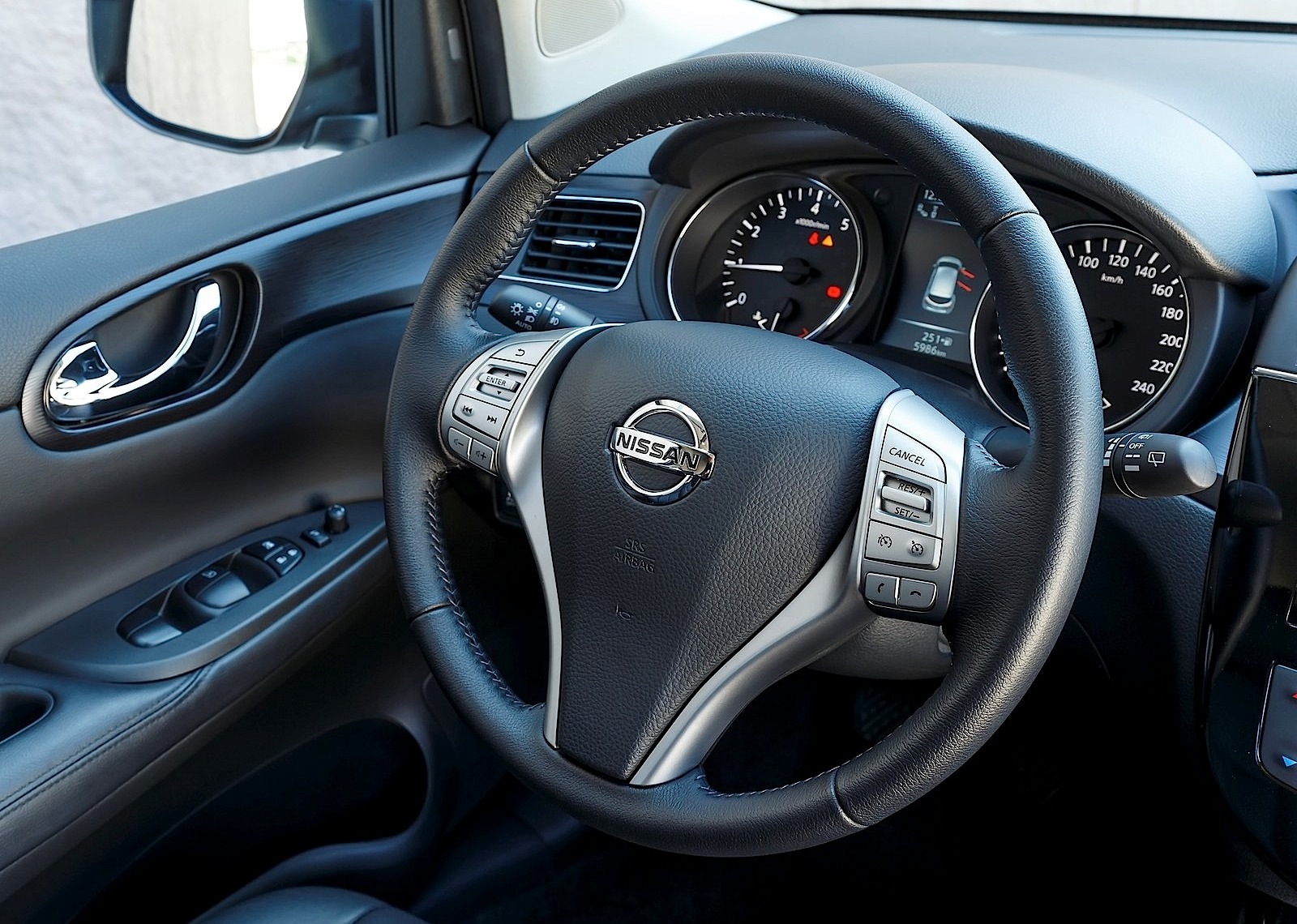 Nissan Almera / Pulsar 5 Doors photo 79