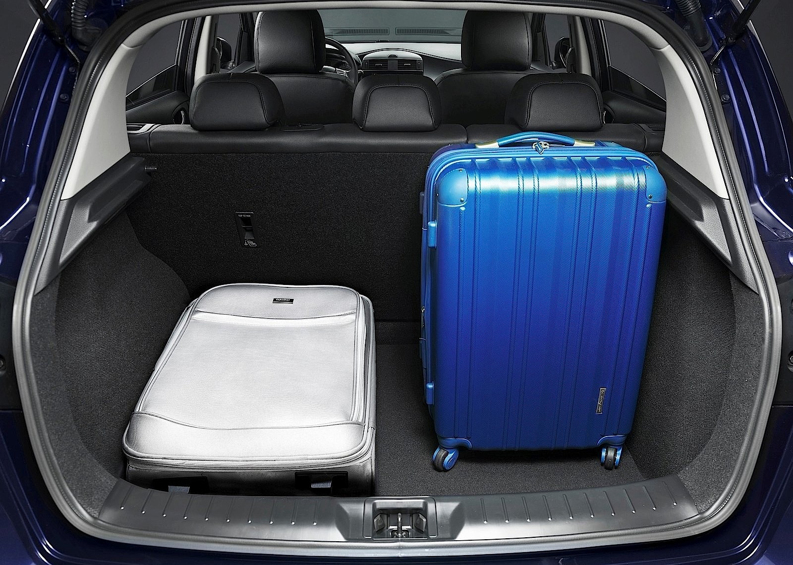 Nissan Almera / Pulsar 5 Doors photo 81