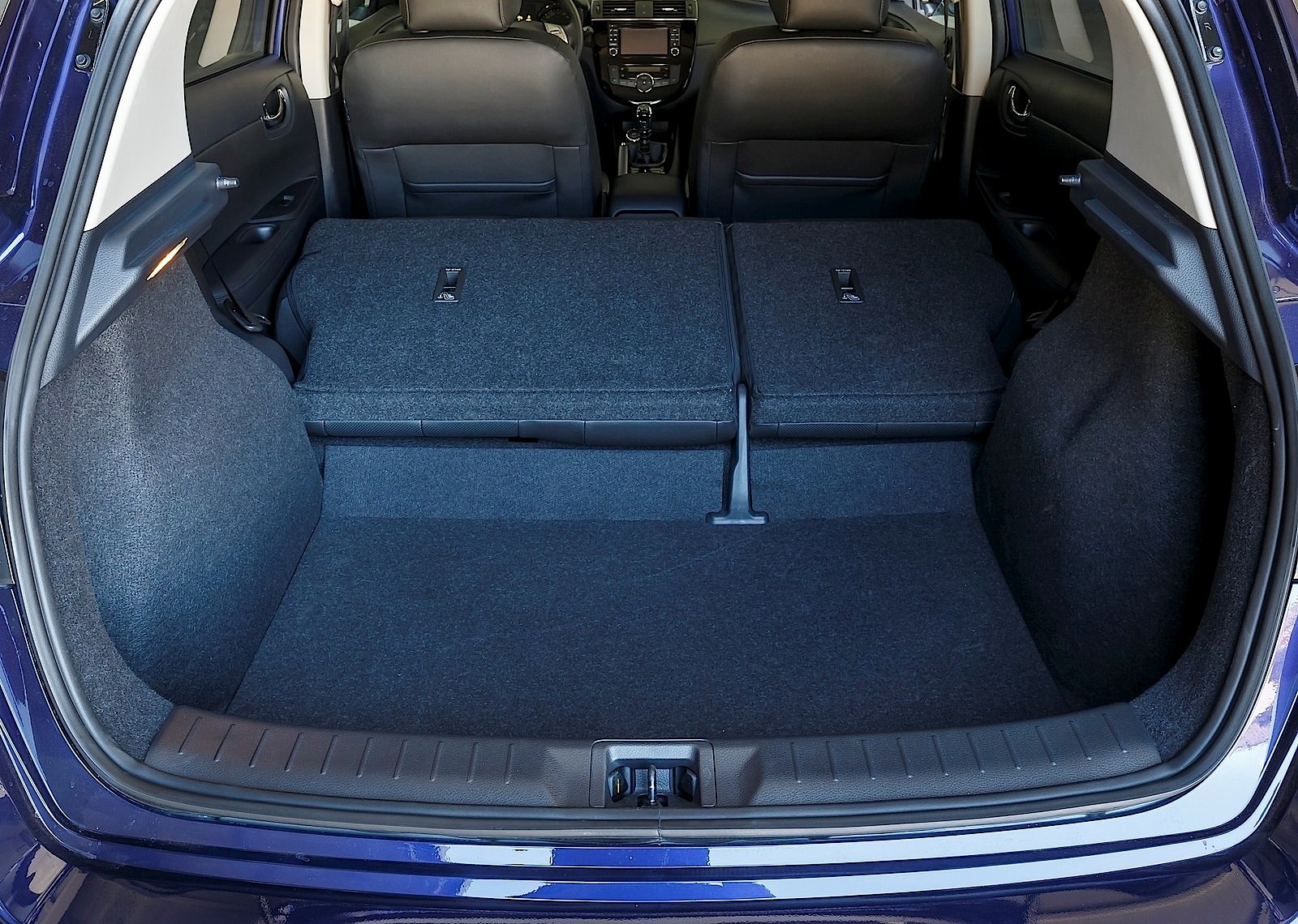 Nissan Almera / Pulsar 5 Doors photo 83