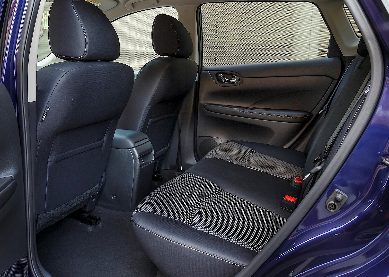 Nissan Almera / Pulsar 5 Doors photo 71