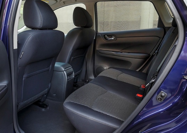 Nissan Almera / Pulsar 5 Doors photo 71