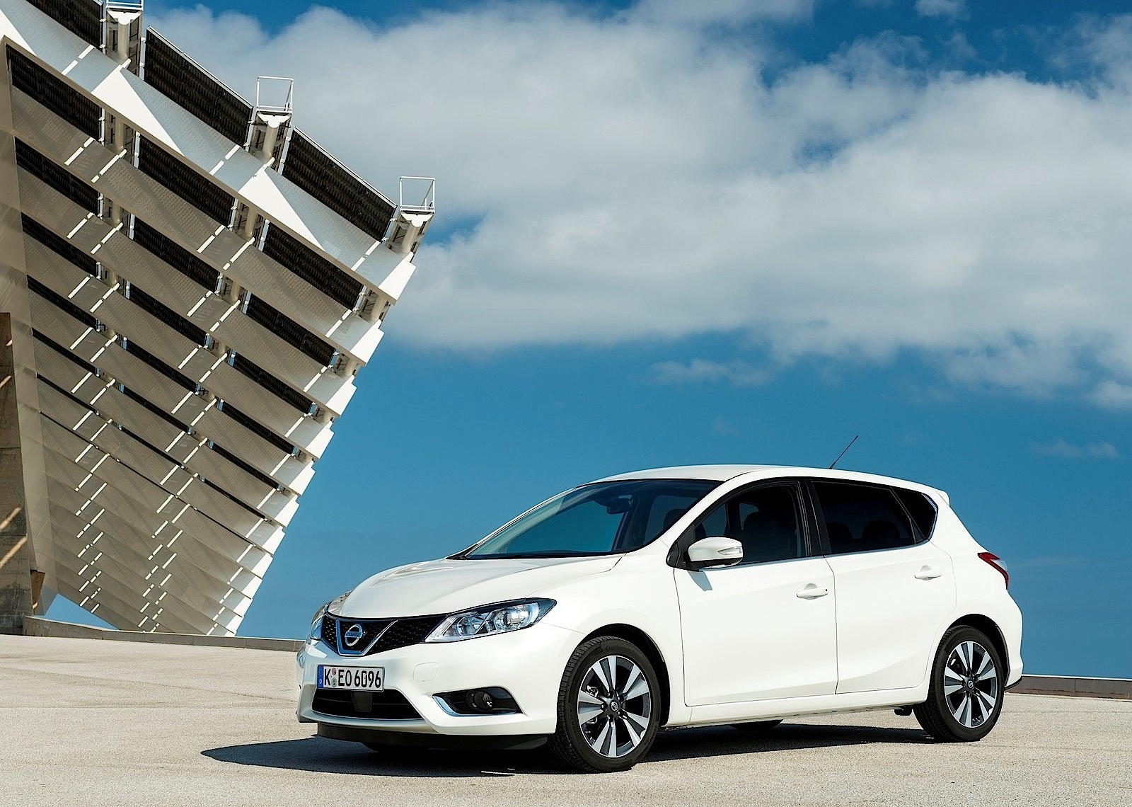 Nissan Almera / Pulsar 5 Doors photo 7