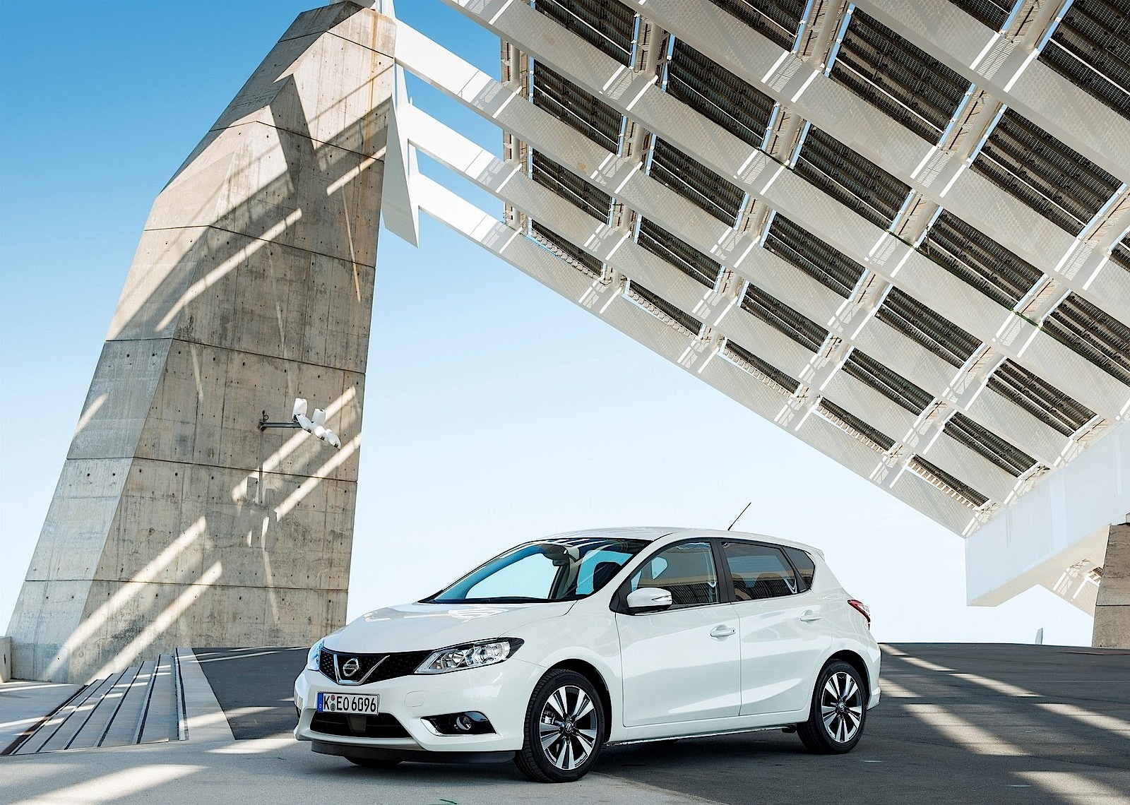 Nissan Almera / Pulsar 5 Doors photo 8