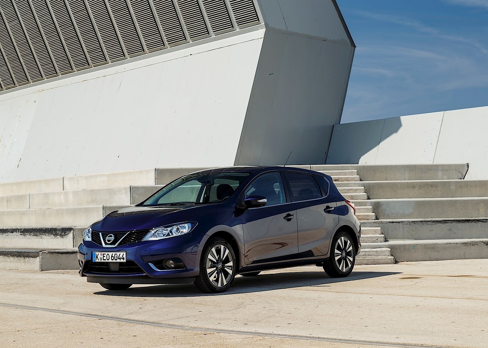 Nissan Almera / Pulsar 5 Doors photo 10