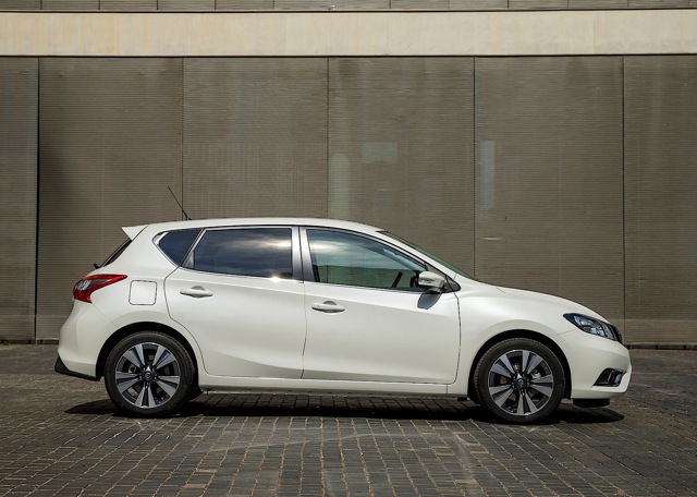 Nissan Almera / Pulsar 5 Doors photo 18