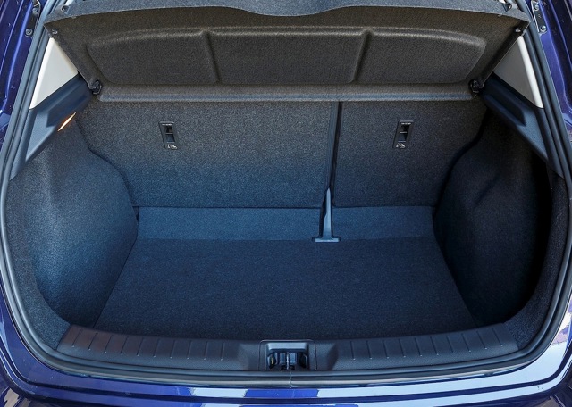 Nissan Almera / Pulsar 5 Doors photo 73