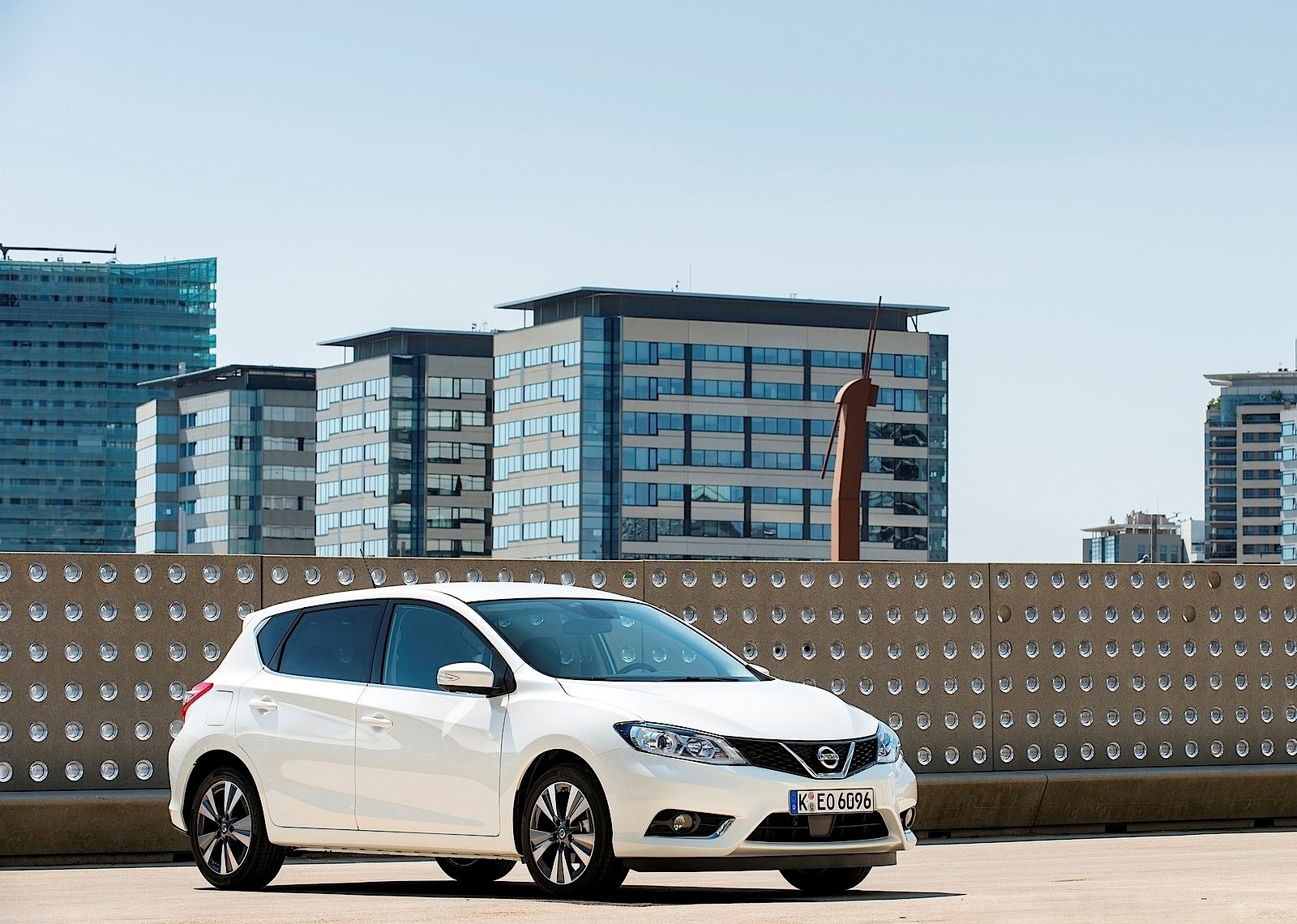 Nissan Almera / Pulsar 5 Doors photo 25