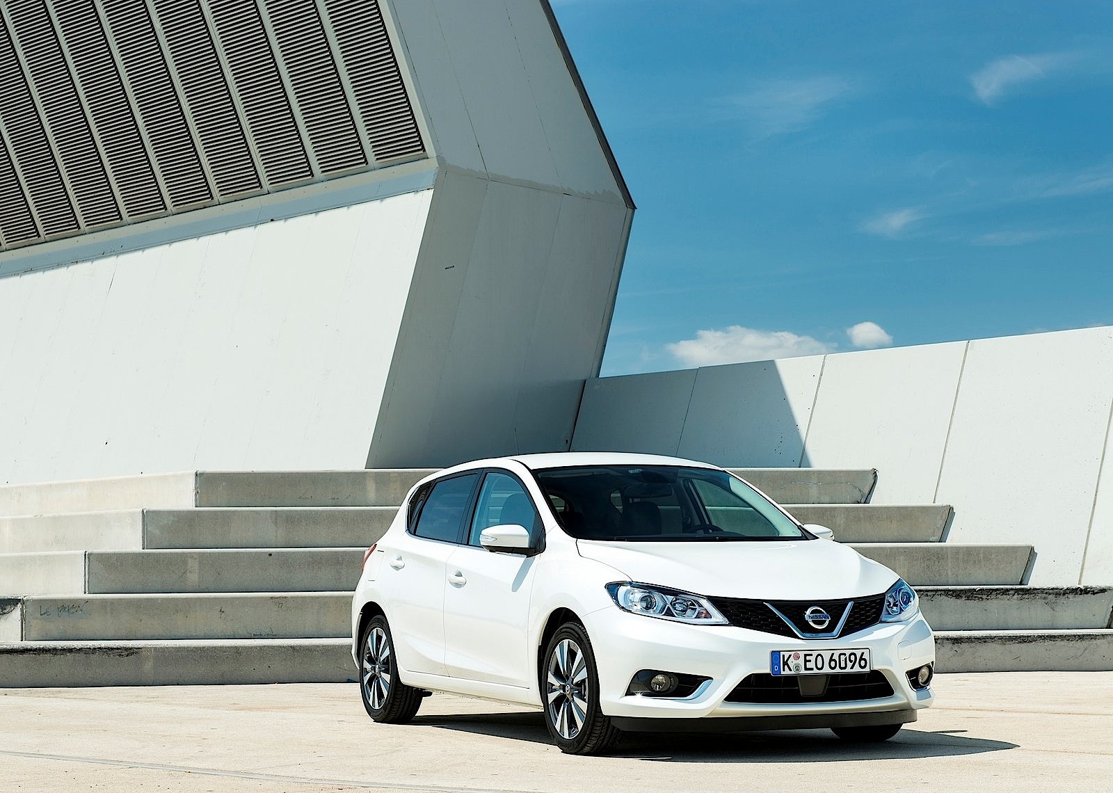 Nissan Almera / Pulsar 5 Doors photo 27