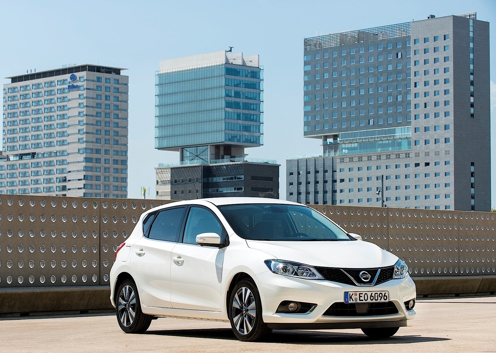 Nissan Almera / Pulsar 5 Doors photo 28