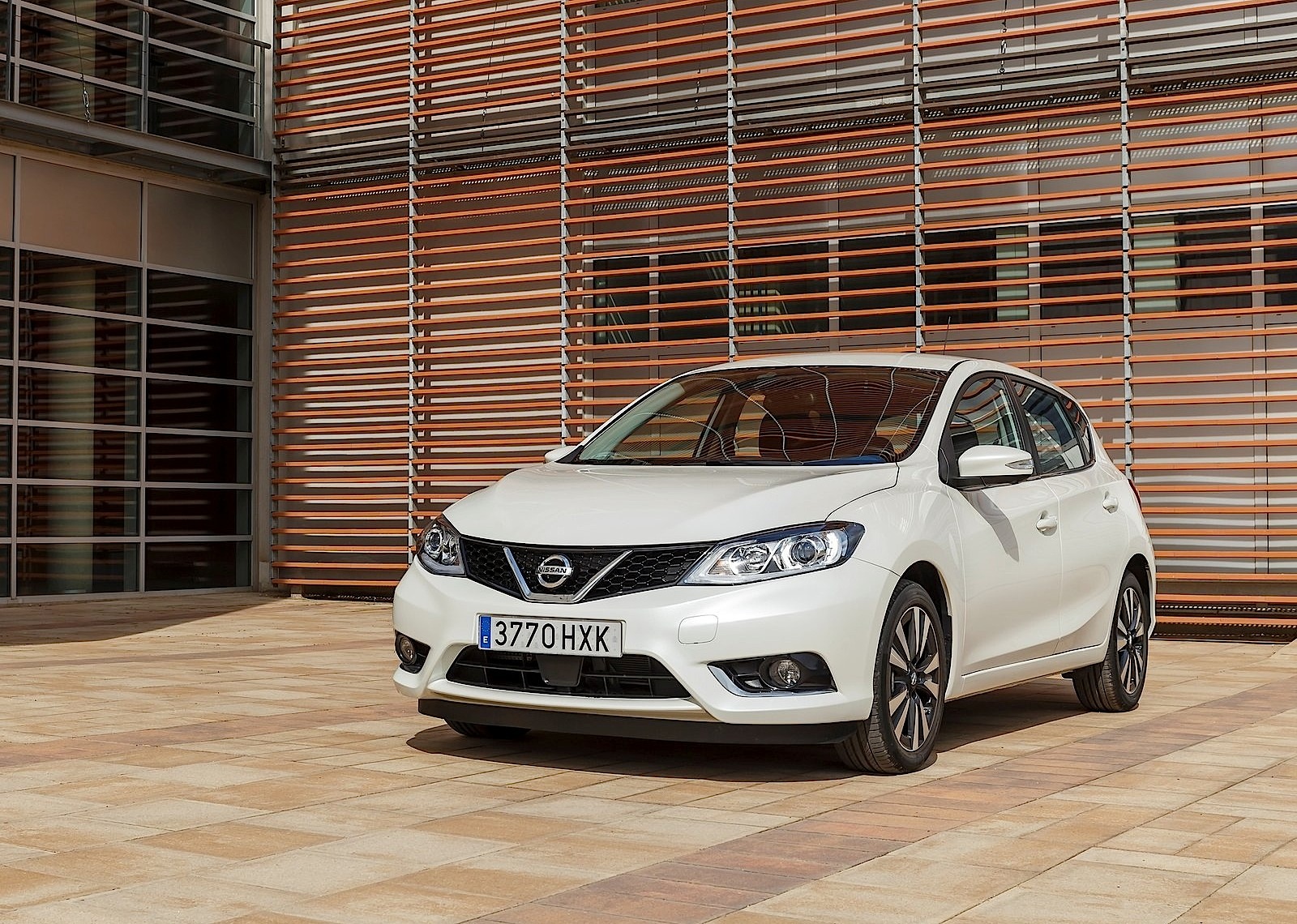 Nissan Almera / Pulsar 5 Doors photo 35