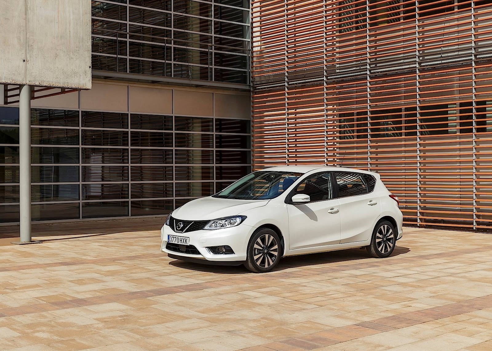 Nissan Almera / Pulsar 5 Doors photo 36