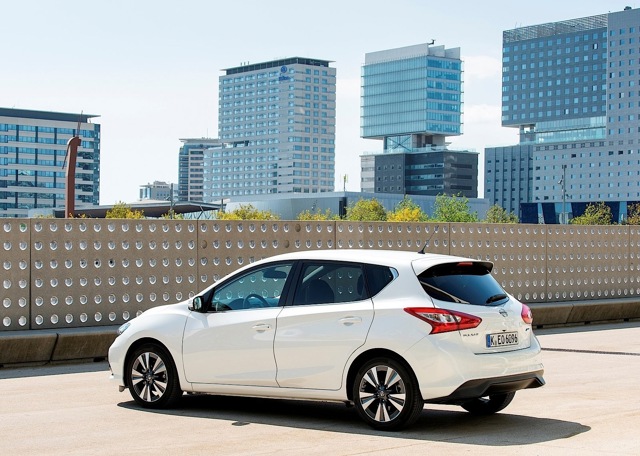 Nissan Almera / Pulsar 5 Doors photo 57