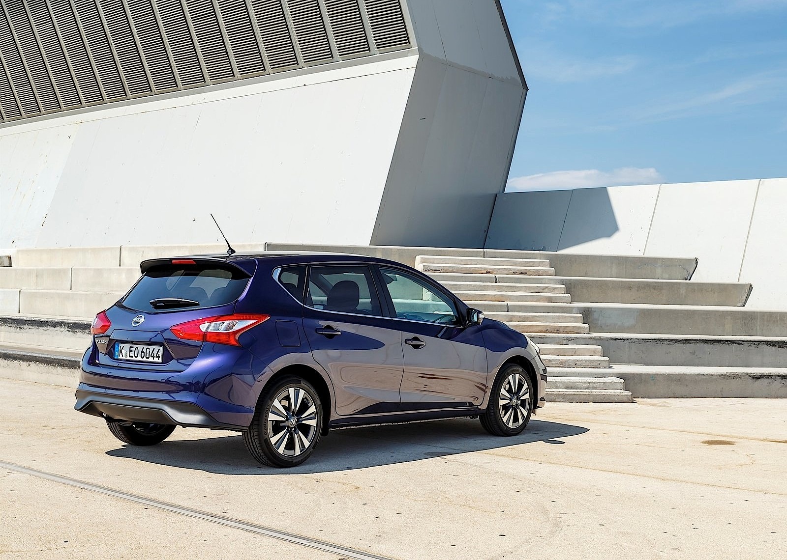 Nissan Almera / Pulsar 5 Doors photo 59