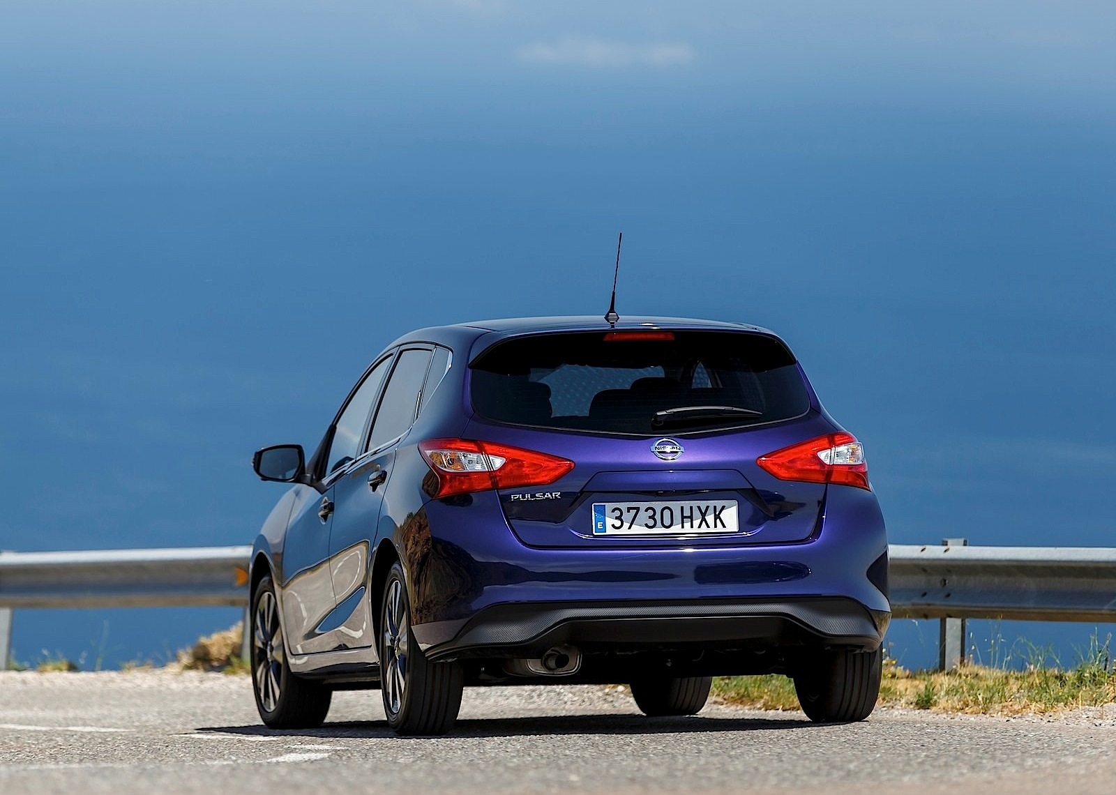 Nissan Almera / Pulsar 5 Doors photo 60